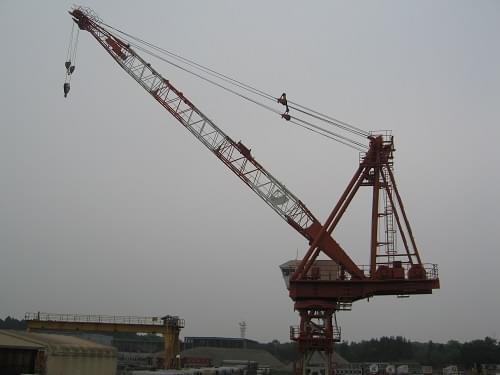 ユニック車による重量物運搬、建築資材運搬、据付